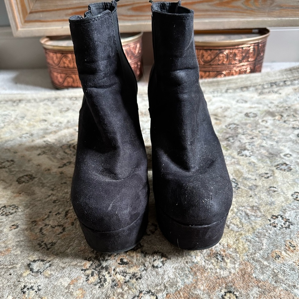 Platform heels - Picture 2 of 3
